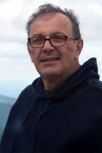 Ervant Vahe Nishanian, MD Profile Headshot